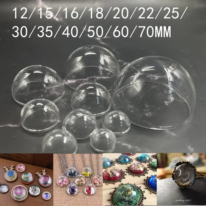 Demi-boules de verre transparentes
