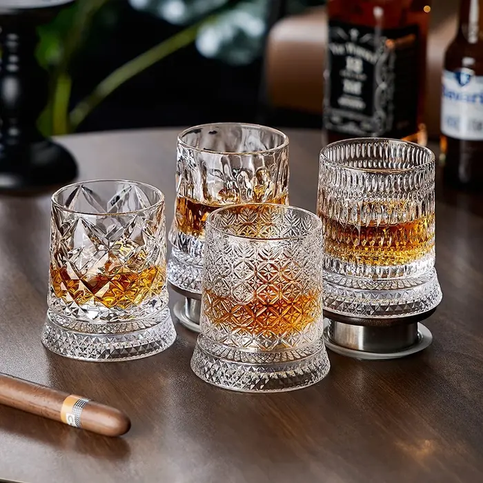 1 verre à whisky transparent