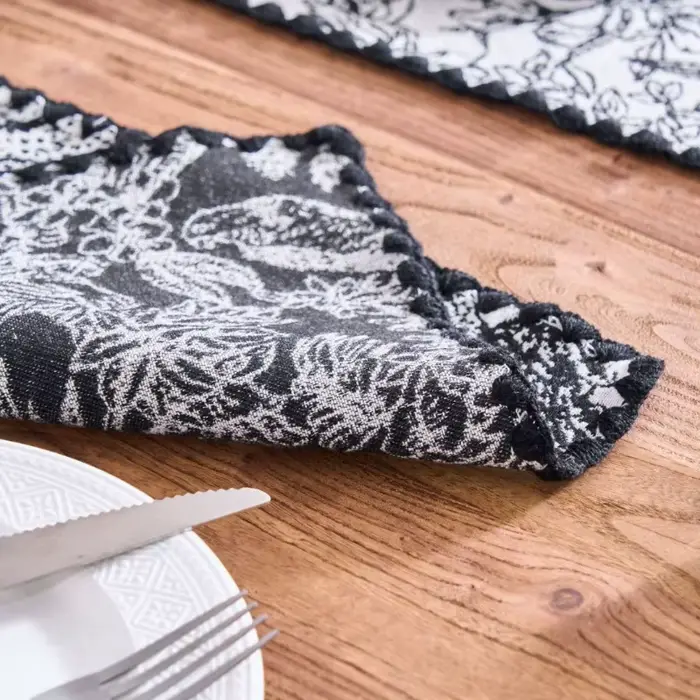 Set de table en tissu jacquard floral brodé