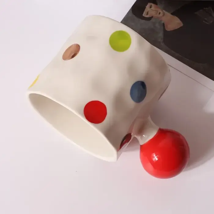 Tasse à café en forme de cœur en céramique fine