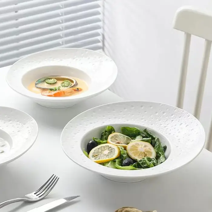 Assiette à salade créative française