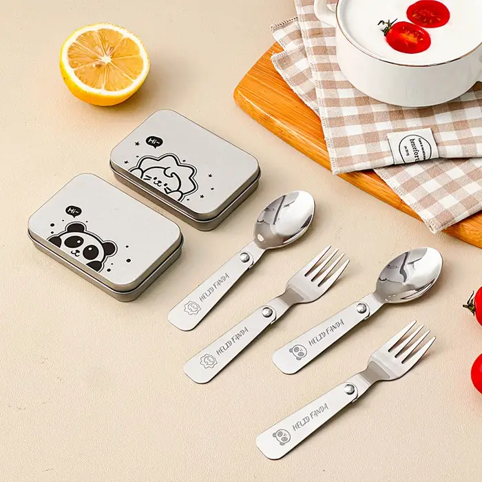WORTHBUY Service de vaisselle pliable Portable 3 pièces/ensemble, fourchette pliante en acier inoxydable 304, cuillère avec boîte à couverts, vaisselle de pique-nique mignonne