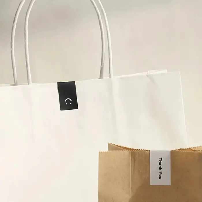 Personnalité visage souriant merci pour sceller des cadeaux