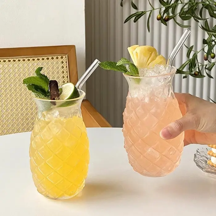 Verre à boire transparent en forme de vague créative