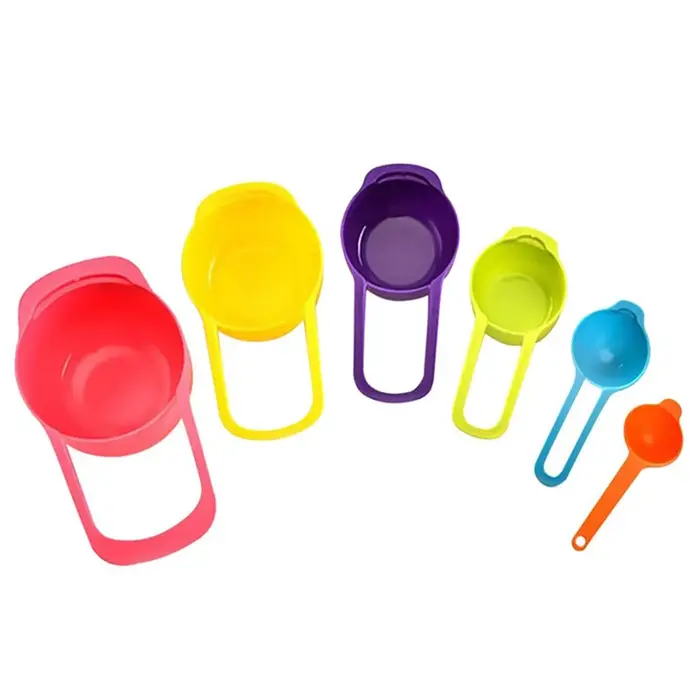 Tasses à mesurer de couleur cuillère