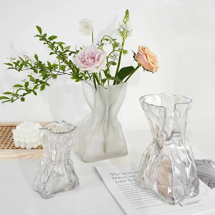 Vase à fleurs en verre moderne