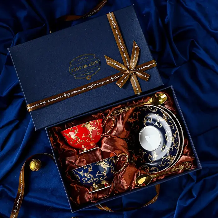 Ensemble de tasses et d'assiettes à café en céramique européenne