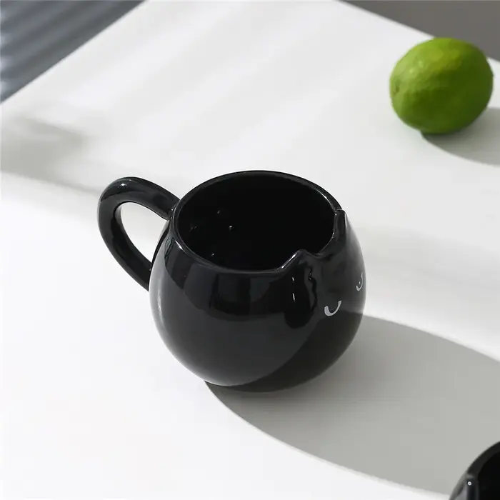 Tasse à café chaton noir
