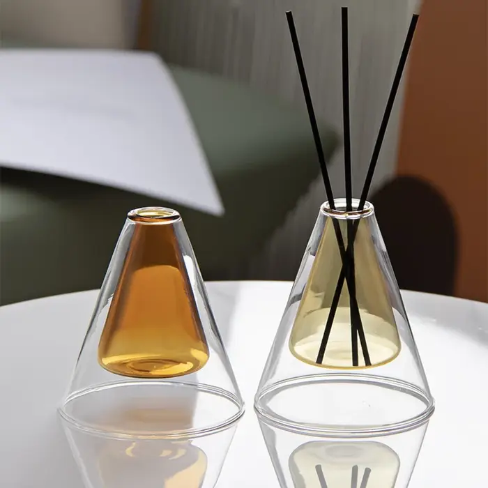 Bouteille en verre d'aromathérapie triangulaire Double couche