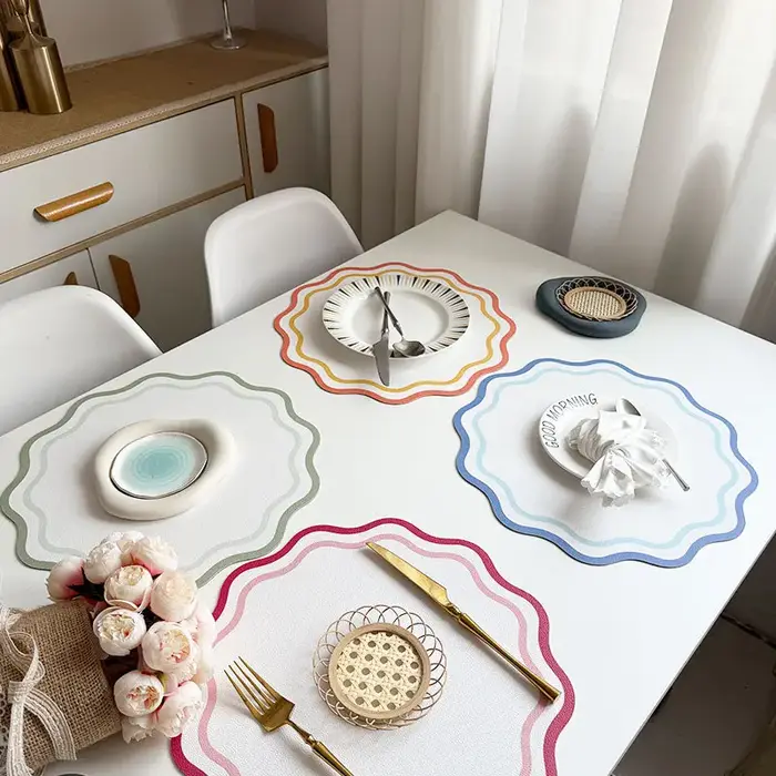 Napperons en Faux cuir imprimé en forme de fleur