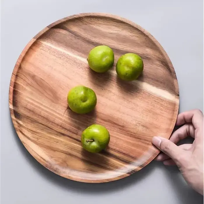 Assiette de service ronde simple en bois
