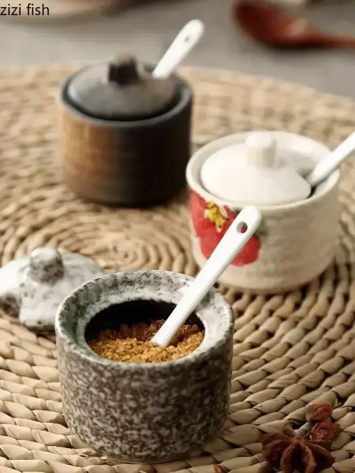 Pots d'assaisonnement en céramique rétro