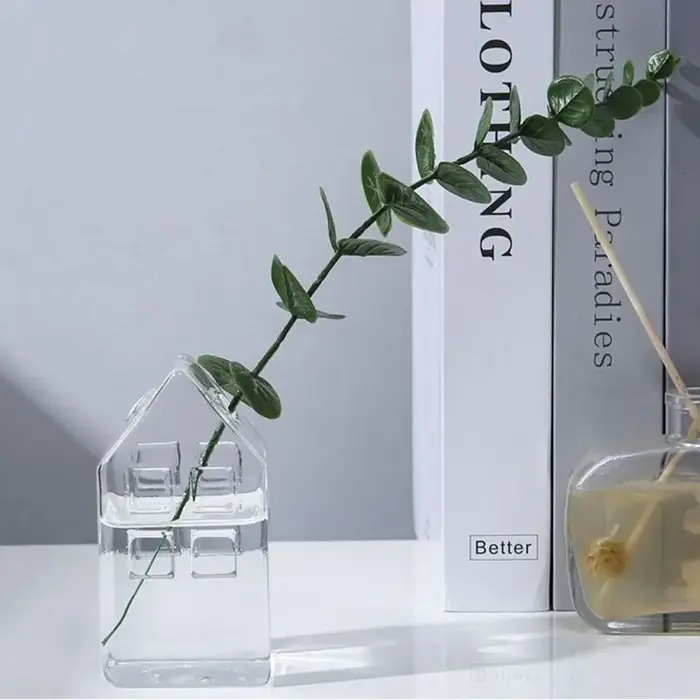 Vase en verre en forme de maison Simple