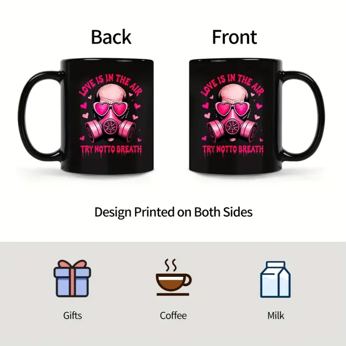 Tasse à café noire, amour dans l'air