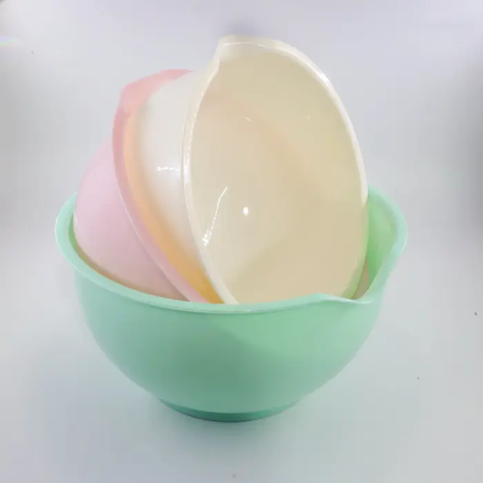 Bols à salade en plastique