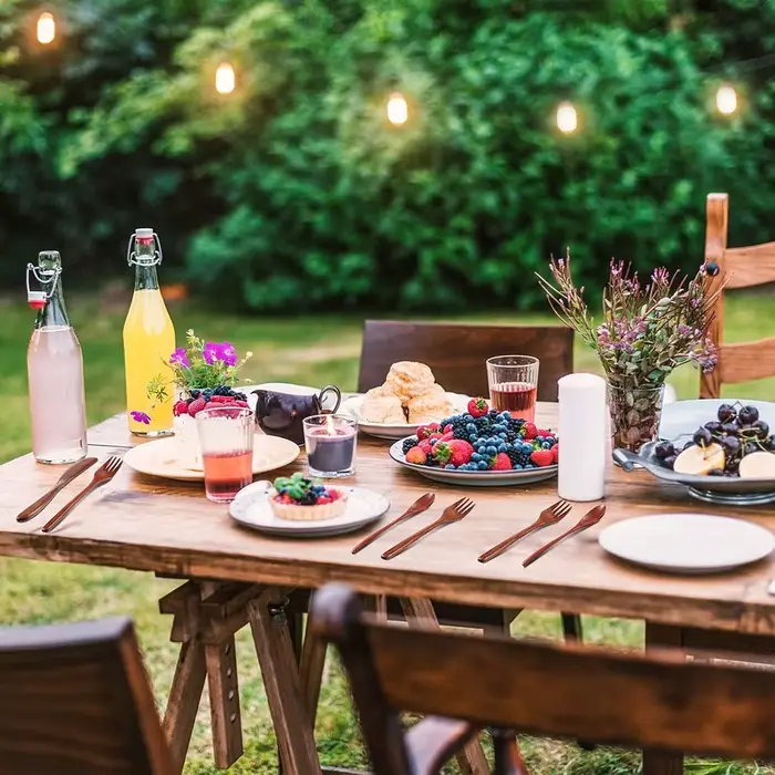Ensemble de couverts en bois pour le dîner
