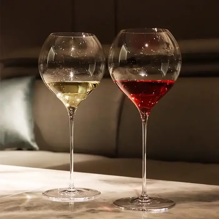 Verres à vin blancs fins