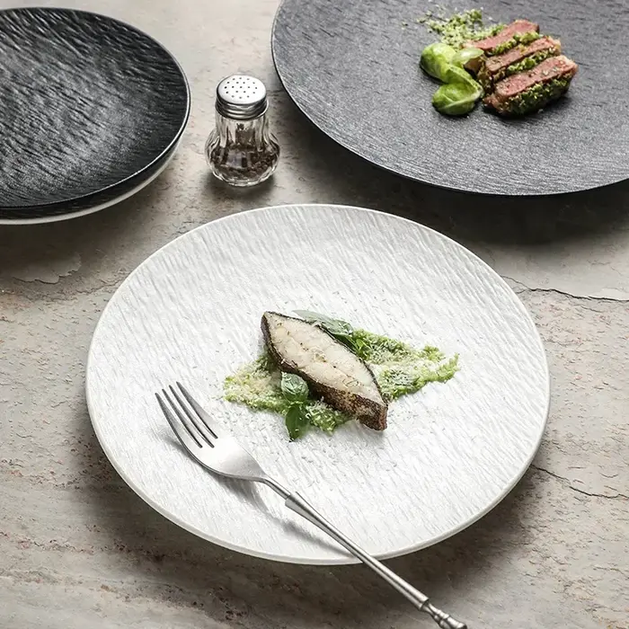 Assiette peu profonde à motif de pierre en céramique de 8 pouces