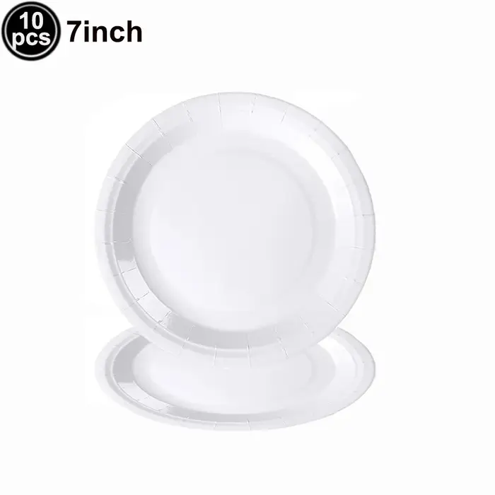 Ensemble de vaisselle jetable de couleur unie sur le thème blanc pur