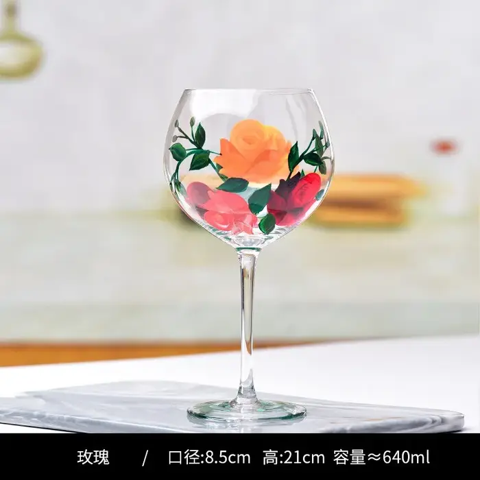 Verre à vin en cristal à motifs de fleurs, art de la main, pieds hauts, vin rouge, proximité de la main, famille, festival, fête, ensemble de trois pièces