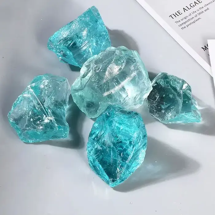 Glaçure colorée en cristal bleu de mer clair naturel