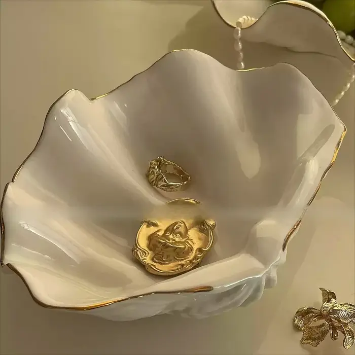 Assiette en céramique faite à la main