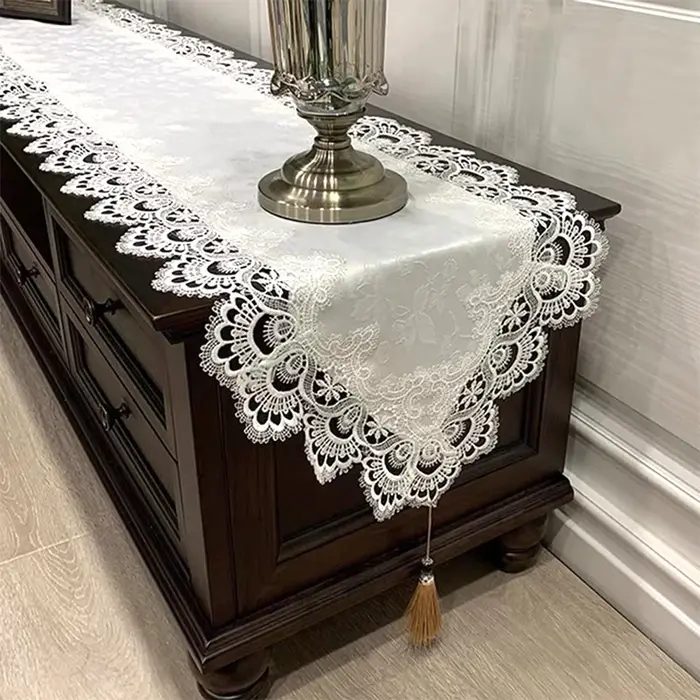 Chemin de Table de luxe en dentelle florale