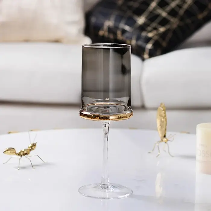 Verre à vin galvanisé gris fumé nordique