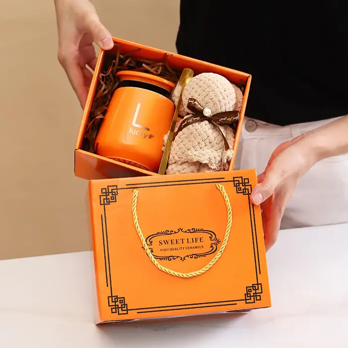 Ensemble de tasses à café en céramique 4-en-1 de luxe avec serviette et cuillère en forme d'ours - Cadeau pour mariage
