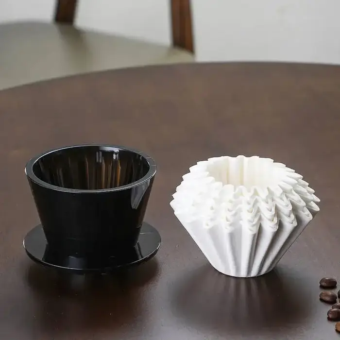 Goutteur de café oeil en cristal verser sur filtre