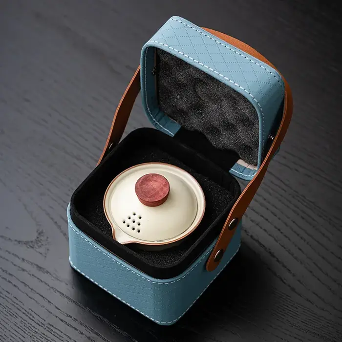 Service à thé de voyage Ru Kiln avec un pot et trois tasses à pression en céramique d'extérieur standard