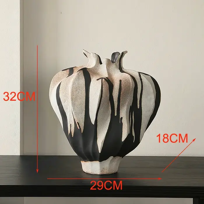 Vase en céramique abstrait fait main