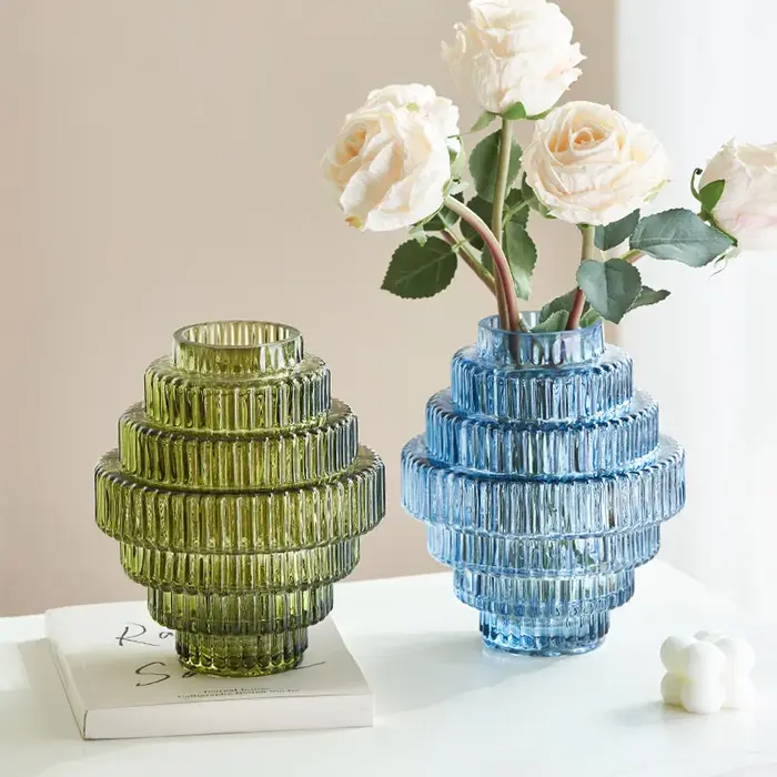 Vase en verre transparent en forme d'engrenage pour arrangements floraux