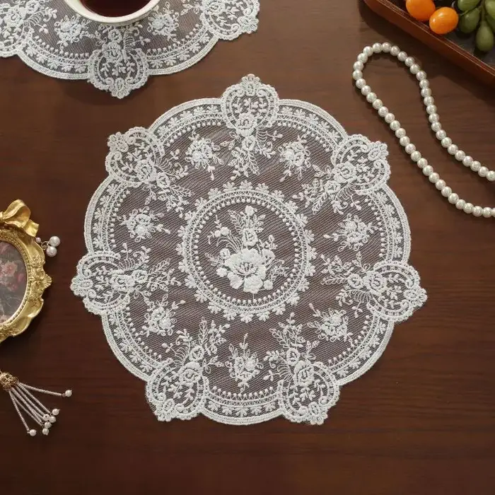 Napperon de table rétro en dentelle brodée, motif floral exquis et romantique, pour décoration de bu