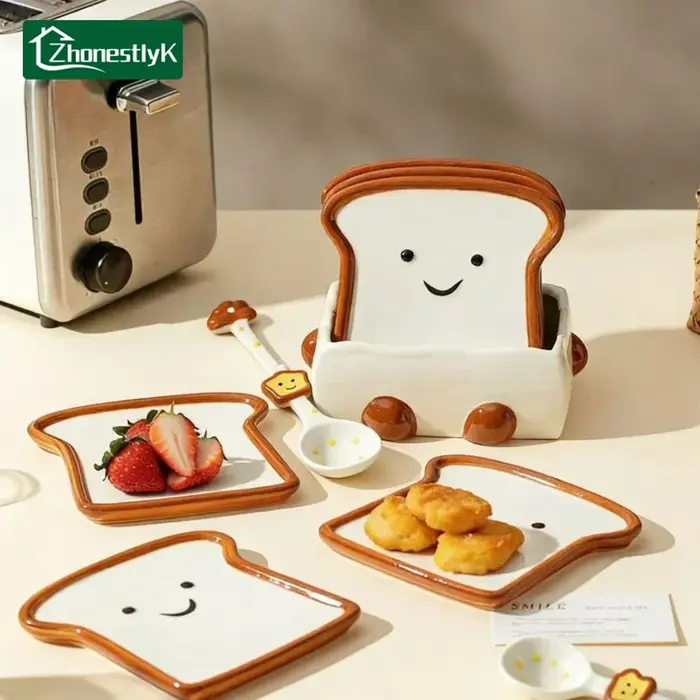 Assiettes en céramique en forme de pain grillé souriant