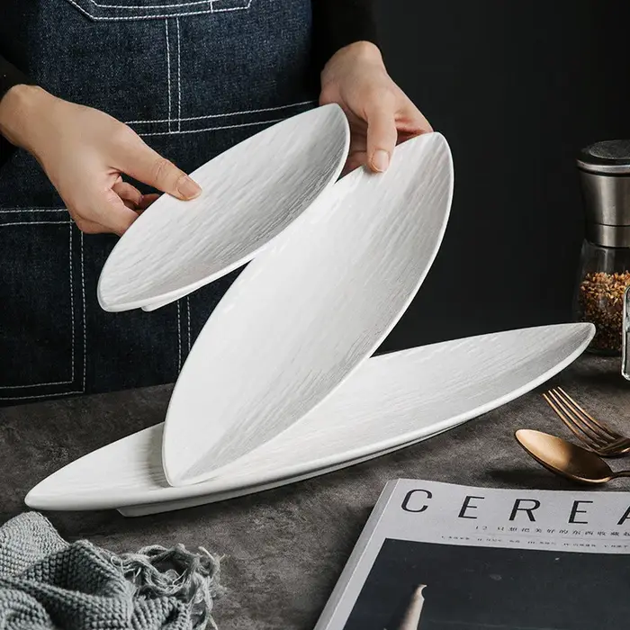 Assiette à longues feuilles japonaises