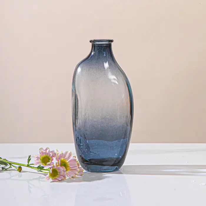 Vase à fleurs en verre transparent irrégulier