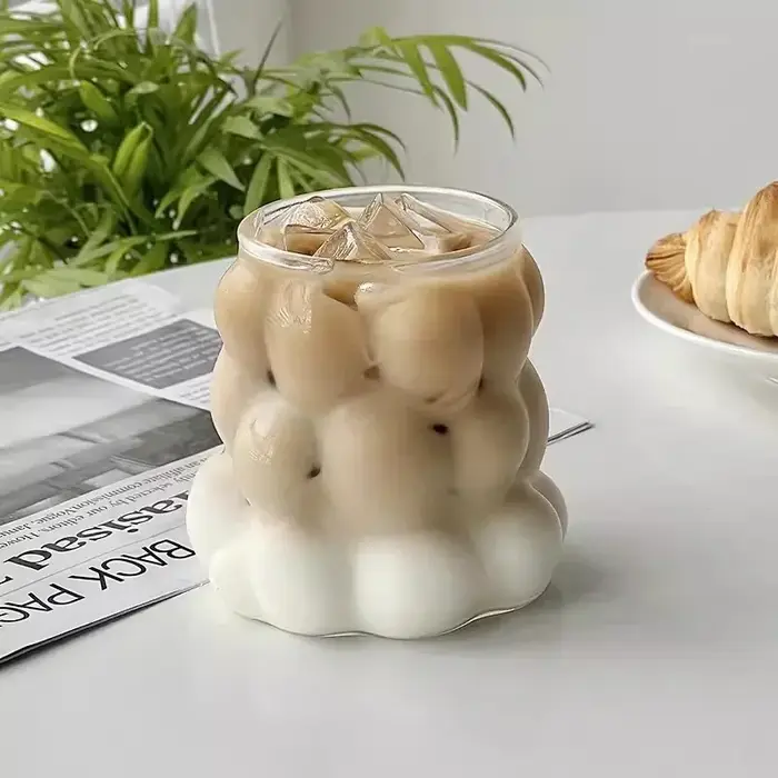 Tasse en verre transparente irrégulière de style Ins
