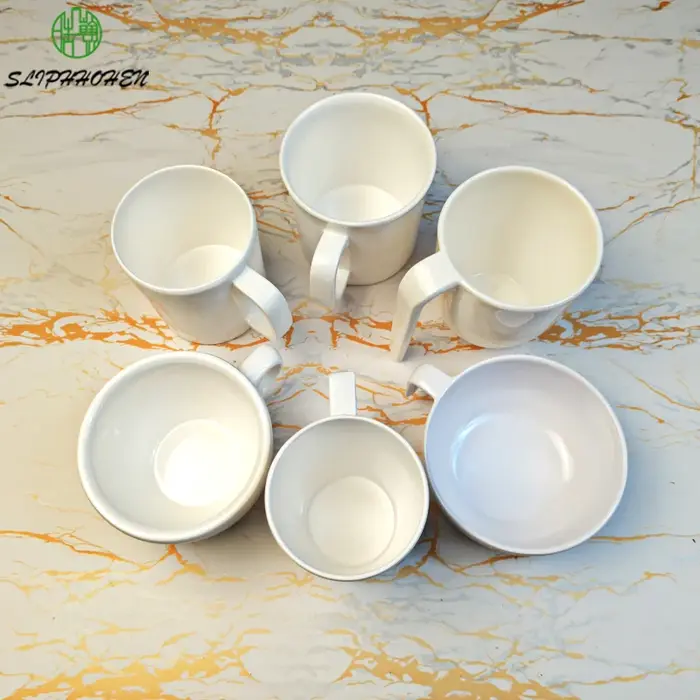 Tasse à coffre ronde blanche