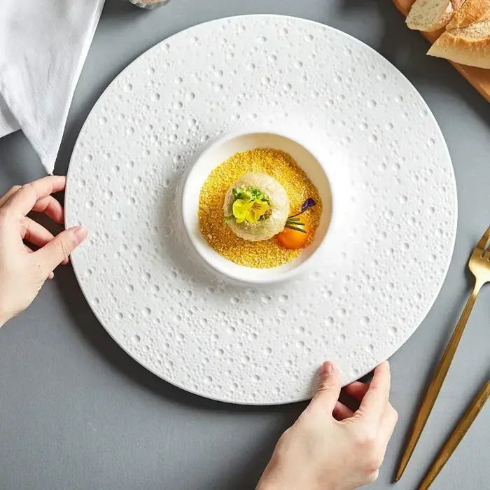 Assiette alimentaire occidentale créative blanche
