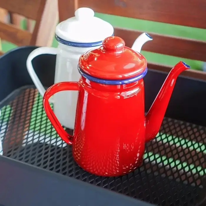 Cafetière en émail, bouilloire à main