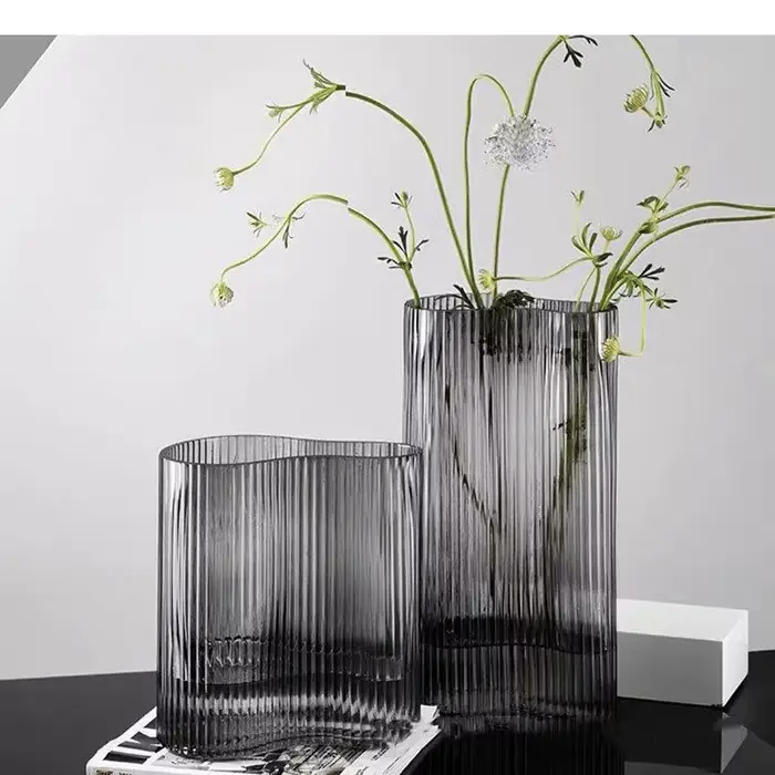 Vase en verre à grain vertical