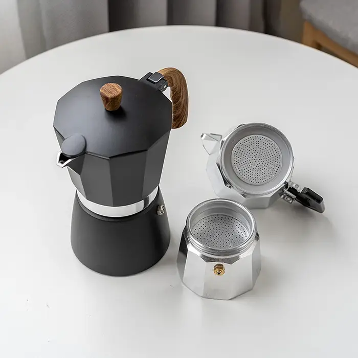 Pot moka en aluminium pour 6 services