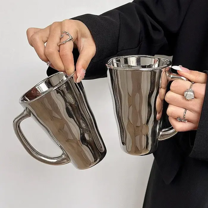 Mug en argent créatif avec poignée