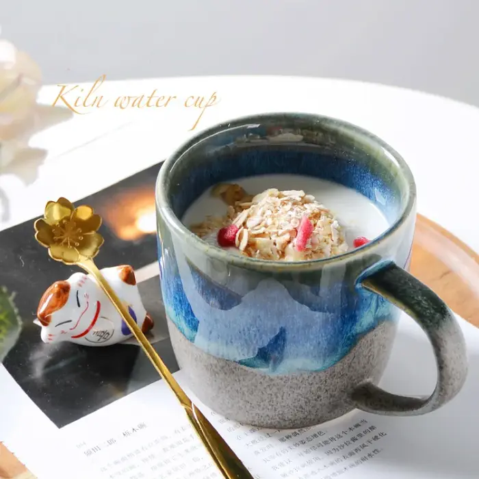 Tasse en céramique à changement progressif pour lait