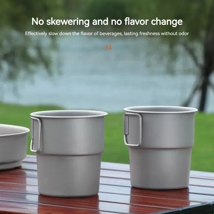 Mug à café en titane léger avec poignée pliable