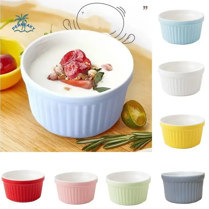 Ramequins colorés pour la cuisson au four