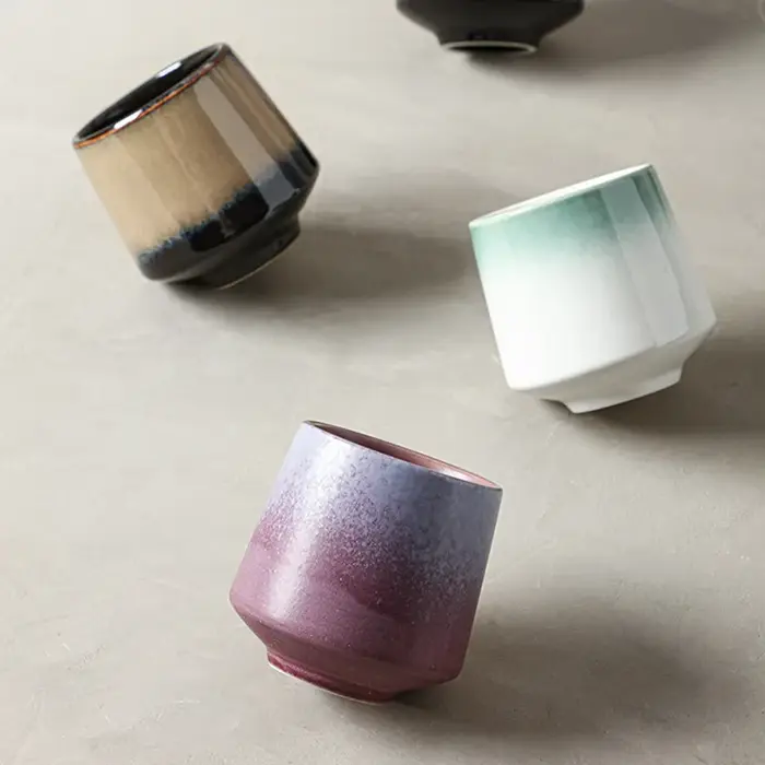 Tasse en céramique vintage en poterie rustique