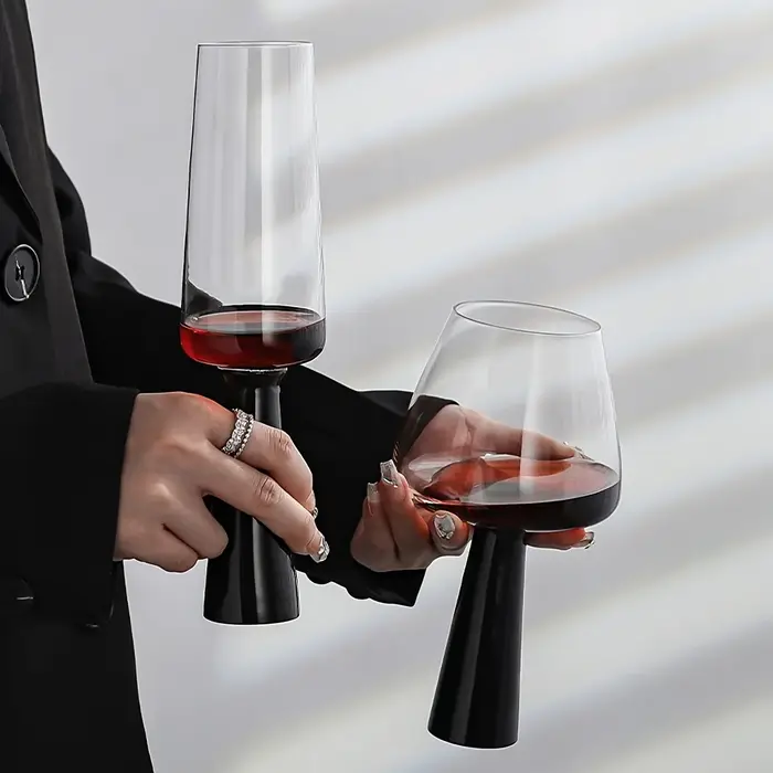 Verre à pilier noir rétro