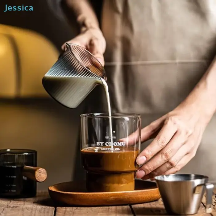 ♥ Tasse à mousse de lait en verre côtelé avec poignée en bois